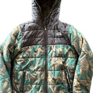 Boy XL North Face winter coat. Black and Camo. Sherpa lined.